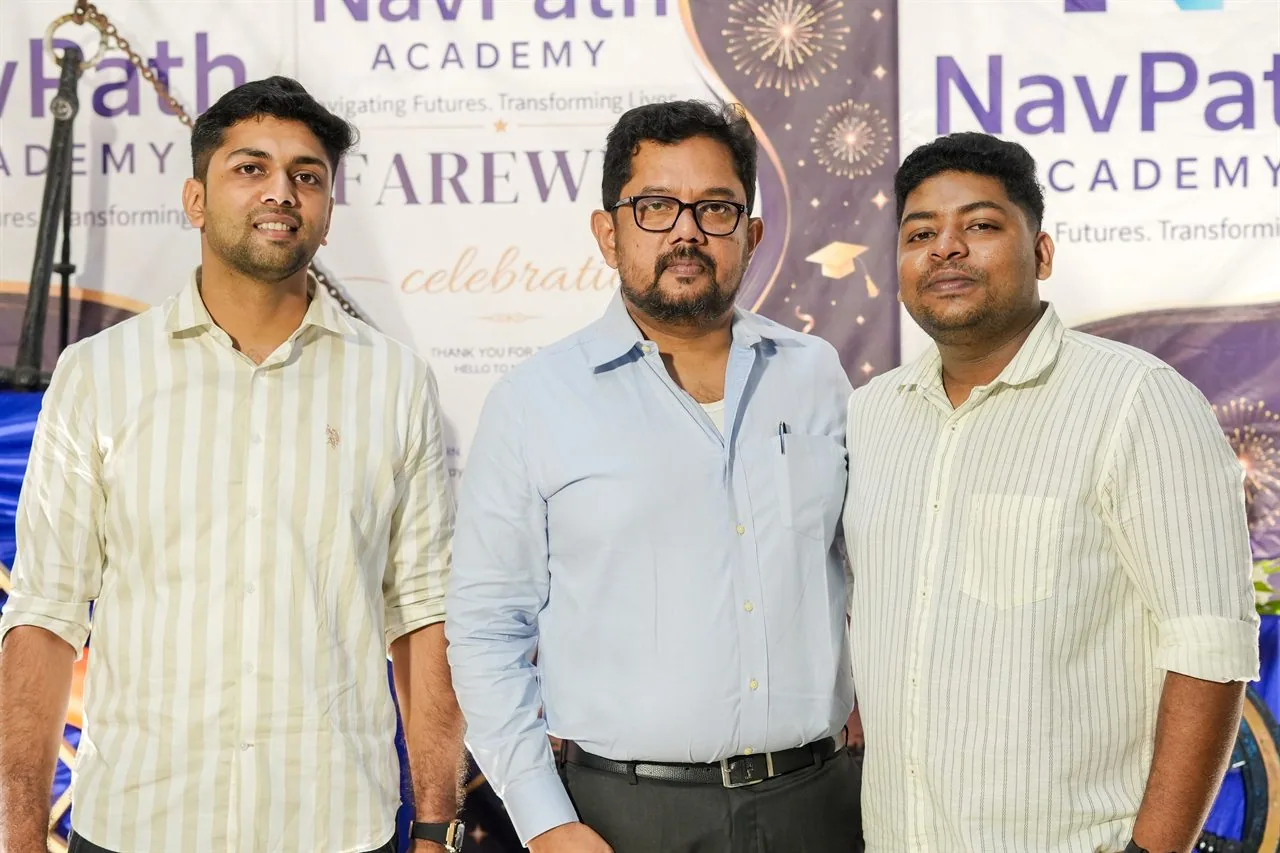 NavPath Academy mentor reviewing IMU CET coaching options with Merchant Navy aspirants